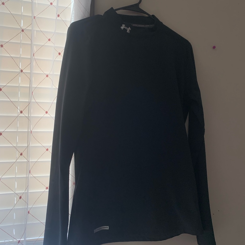 Under armour black long sleeve.